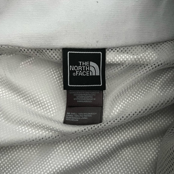 COPY - The North Face Hyvent jacket - Picture 2 of 4